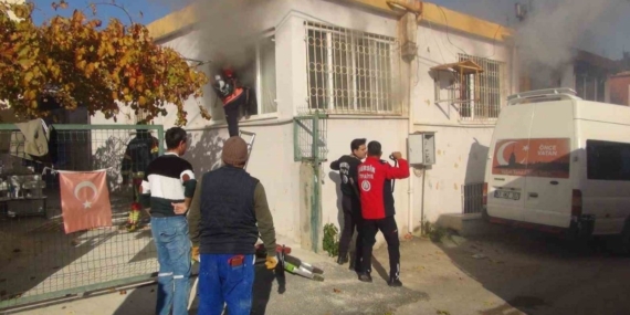 Mersin’de ev yangını: 2 kardeş hayatını kaybetti