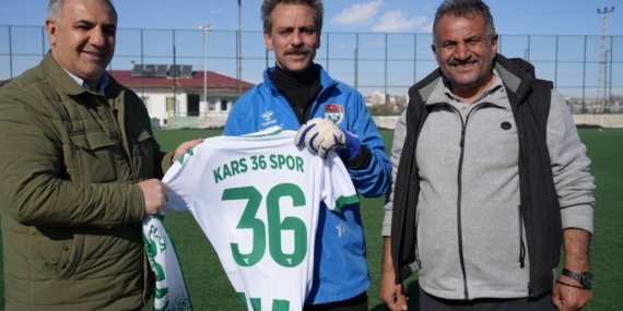 Erkan Kolçak Köstendil, Kars 36 Spor’un antrenmanını ziyaret etti