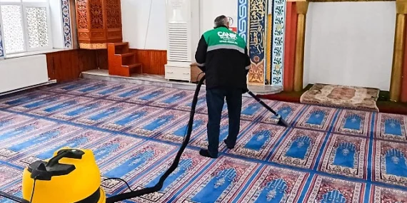 Canik’te Camiler Dip Köşe Temizleniyor