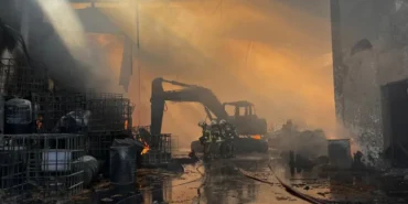 izmir-torbali-daki-fabrika-yangini-kontrol-altinda-1772202466-833_large