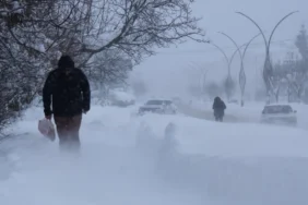 kar-yagisi-bircok-ilde-ulasimi-olumsuz-etkiliyor-1770725339