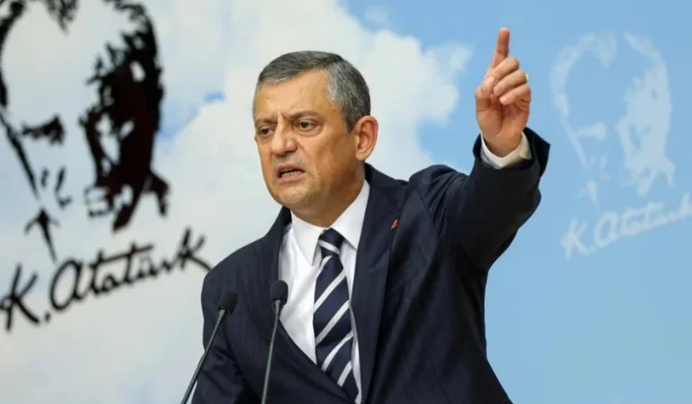 ozel-chp-en-agir-siyasi-operasyonla-karsi-karsiya-1770796593