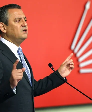 ozgur-ozelden-iktidara-mesut-ozarslan-tepkisi-hesap-vereceksiniz-1770727172