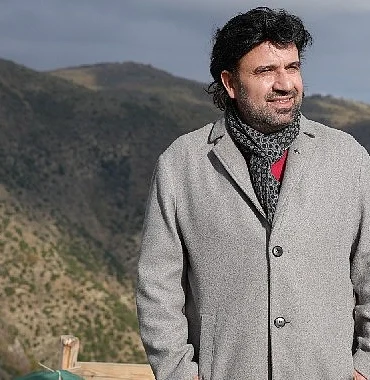 taverna-muziginin-en-guclu-sesi-tuncay-tuncel-den-bugun-dogum-gunum-794