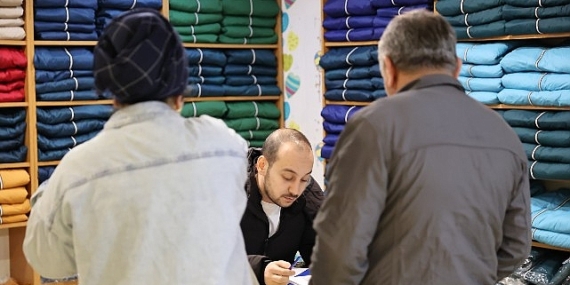 Bayrampaşa Belediyesi’nden 900 çocuğa 900 mont