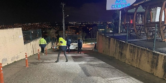 buyuksehirden-buzlanmaya-karsi-yogun-mesai