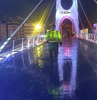 buyuksehirden-ust-gecitlere-buzlanma-mudahalesi