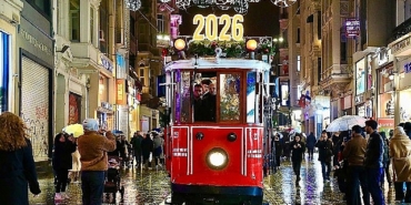 iettden-istiklal-caddesinde-yeni-yil-surprizi