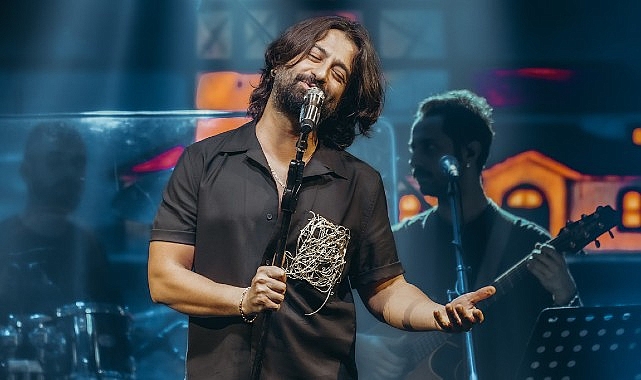 koray-avci-ile-kibrista-gorkemli-acilis