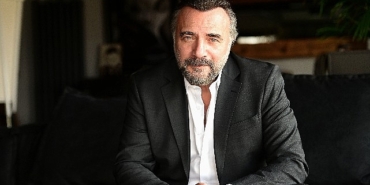 oktay-kaynarca-alnim-acik-basim-dik